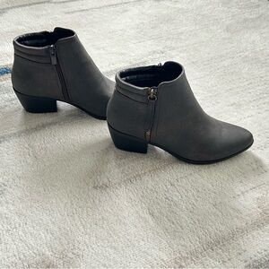 Women's Gray Ankle Boots